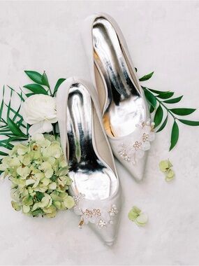 Duntery Flowers Pearl Pointed Toe Bridal Slip-on Chunky Heels (W10)